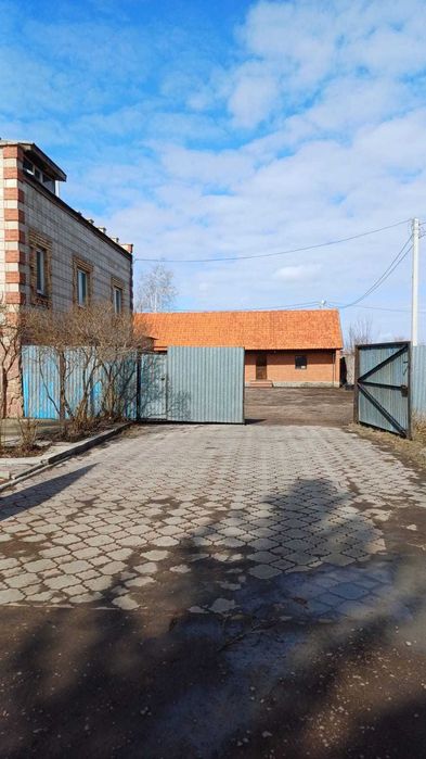 Продам коттедж в спальном районе