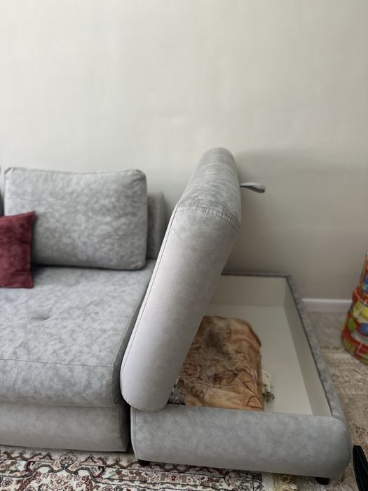 Продается диван в отличном состояний