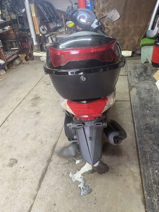 Продам надежный скутер м8