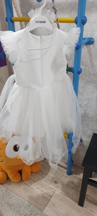 Продам платье с ободком