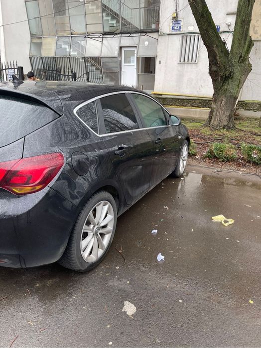 De vânzare Opel Astra J / 1.7Cdti