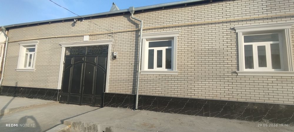 Боз аўылда үй сатылады. 21 көшеде.