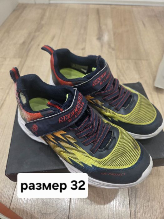 Отдам бесплатно детская обувь
