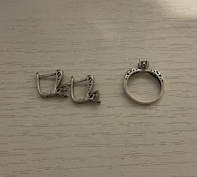 продам комплект из серебра 925 пробы