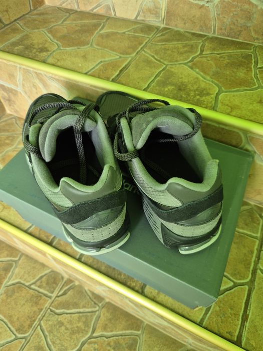 New balance 2002r