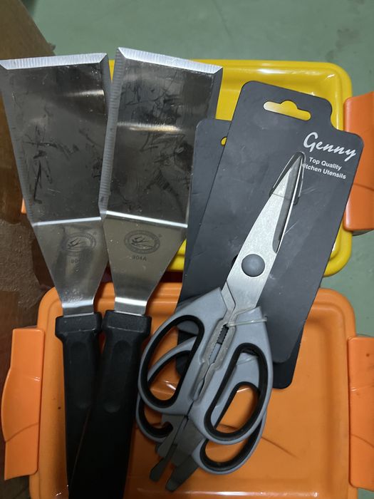 Посуда остатки после ресторана