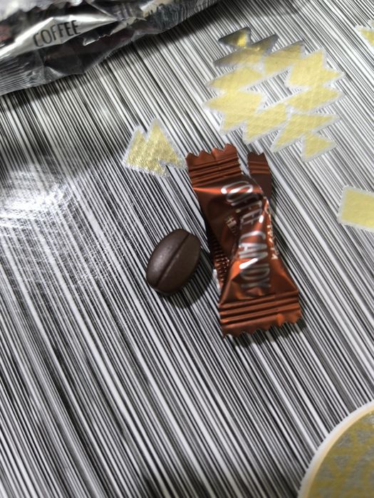 Продам конфетки со вкусом кофе и в виде зерна кофе