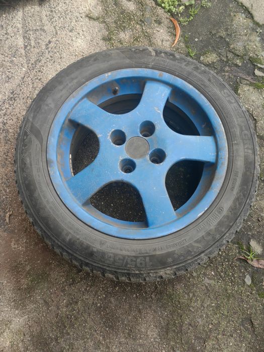 Продавам лети джанти с зимни гуми