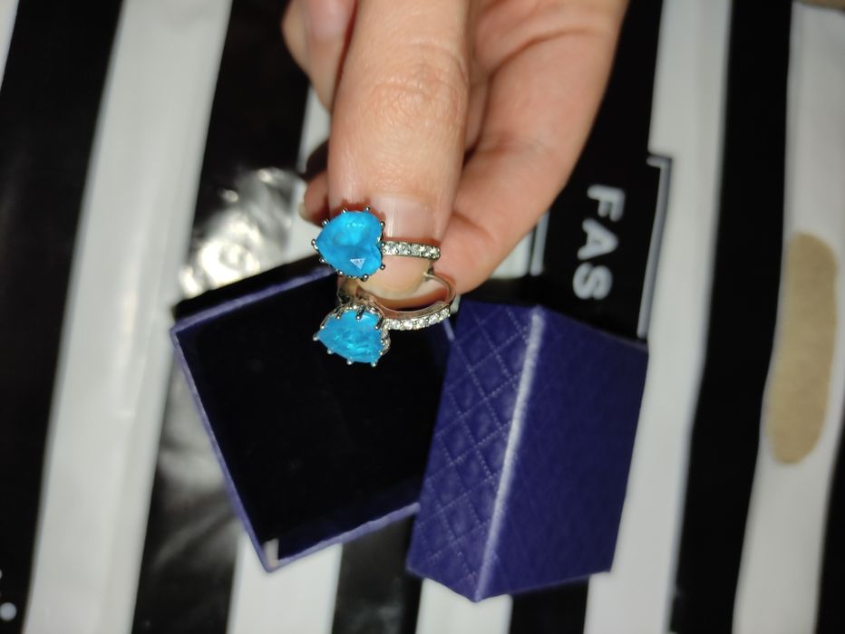 Продам серьги серебро