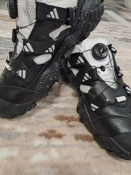 Adidas x HYKE AH-002 fl
WHITE