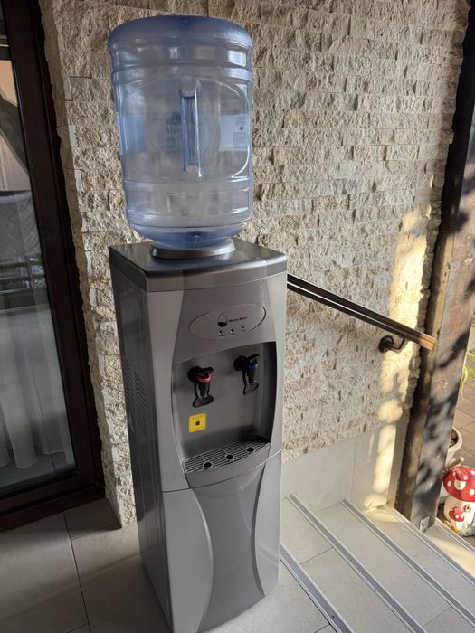Dozator apa + bidoane 19 L