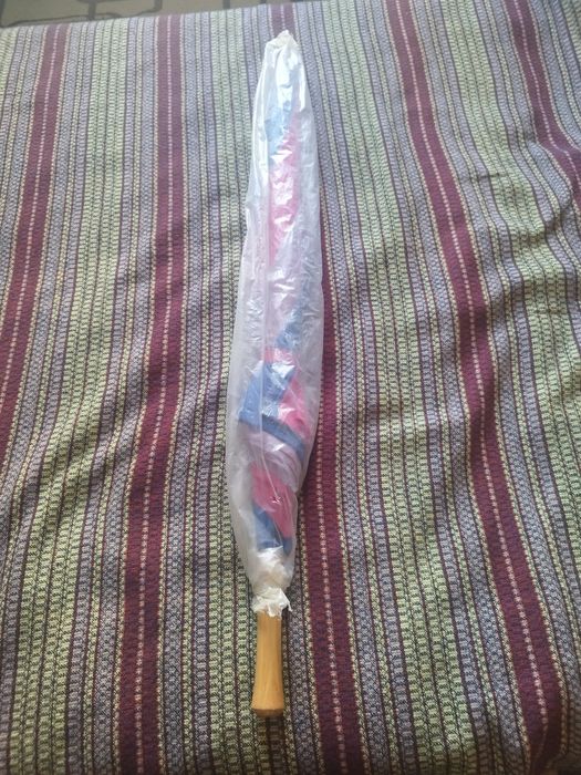 Продам большой пляжный зонт трость