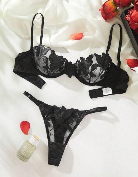 Дамско бельо в различни цветове, дантела