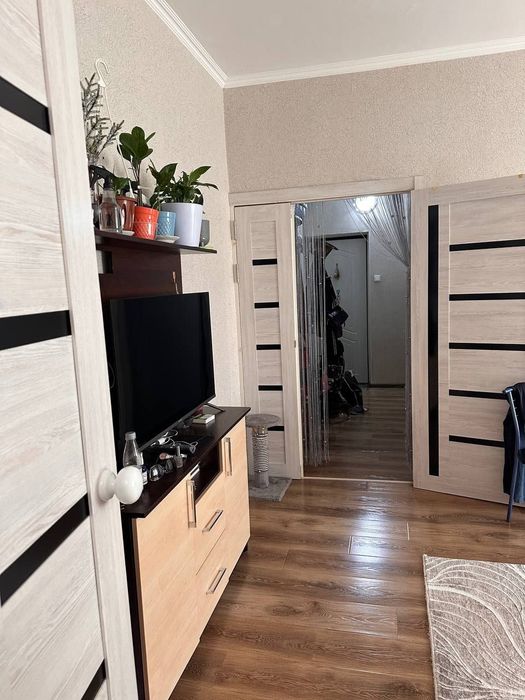 1в2/2/5 Авиасозлар 1, балкон 3на3,не торец