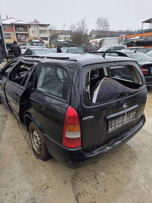Opel Astra 1.7 DTI (НА ЧАСТИ)
