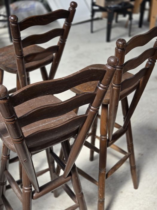 Дървени масивни бар столове