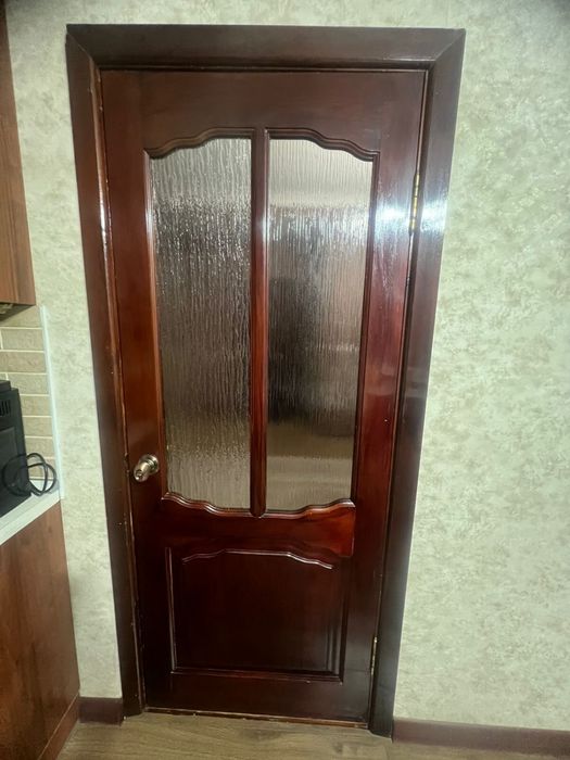 Продам меж комнатные двери