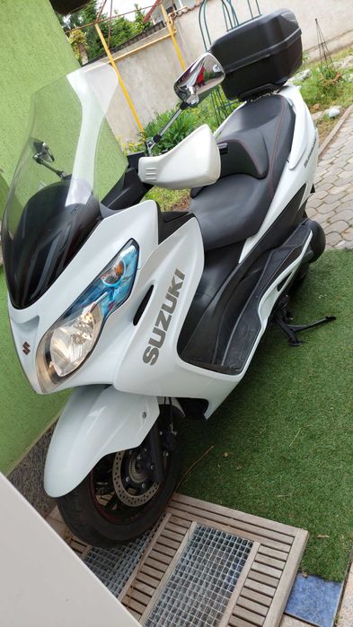 Suzuki Burgman AN 400 Din 2013 vand schimb