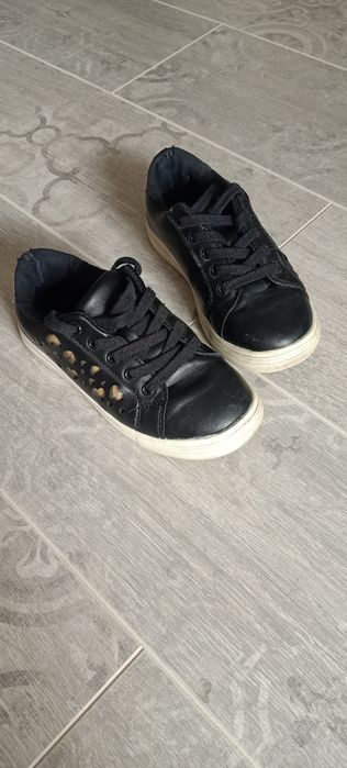 Кроссовки для девочки