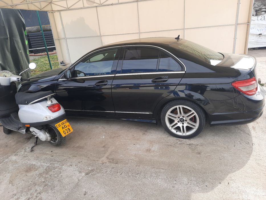 Vând Mercedes Benz C clase