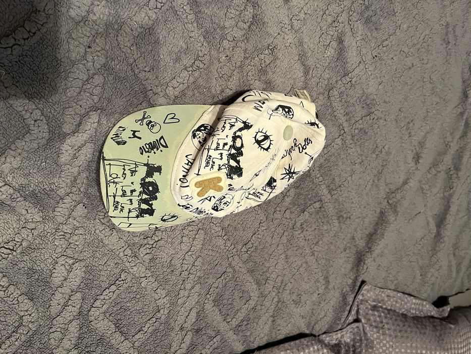 Продам комплект вещей