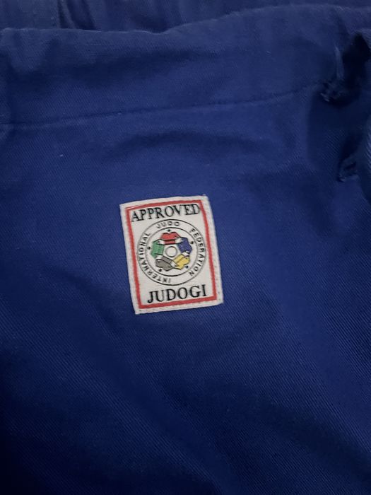 Продаю кимоно адидас