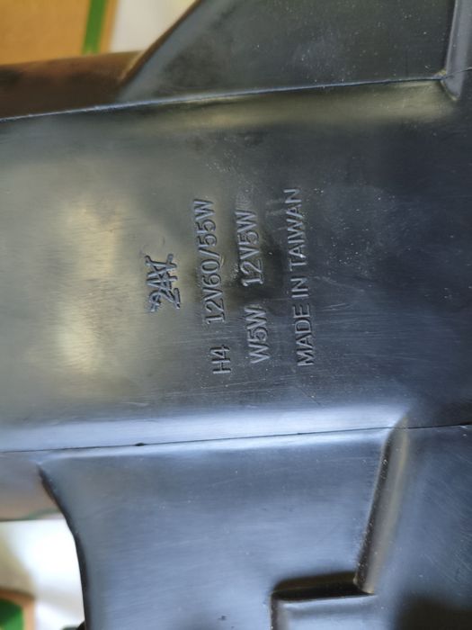 Продаю Фары передние Ауди 100 С4
