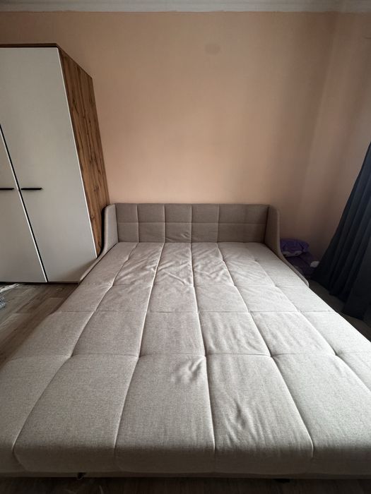 Диван трехместный