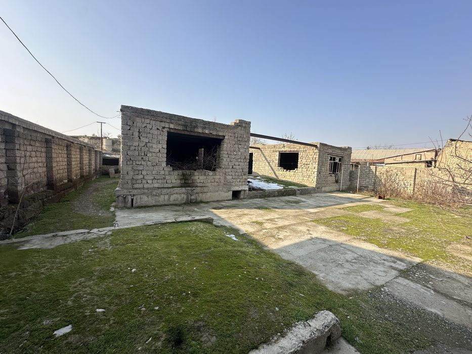 Jizzax shaharda 13 sotix uy sotiladi srochna narx keleshtiriladi