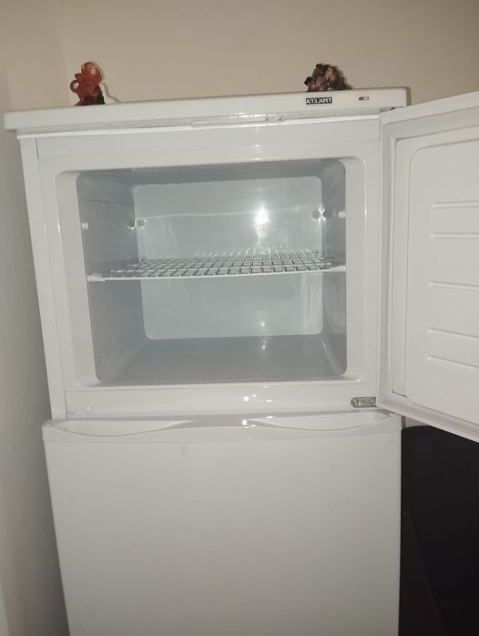 Холодильник белый