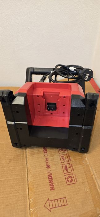 Milwaukee M18 HOAL  proiector led 2024