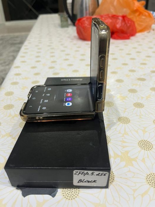 Samsung Z Flip 5