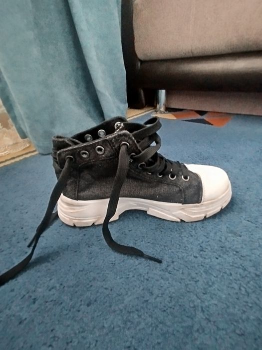Продам кеды джинсовые