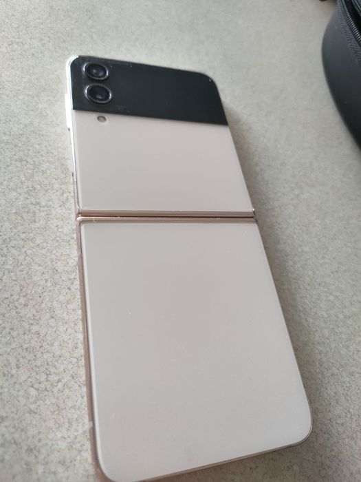 Срочно продам  SAMSUNG Z FLIP 4