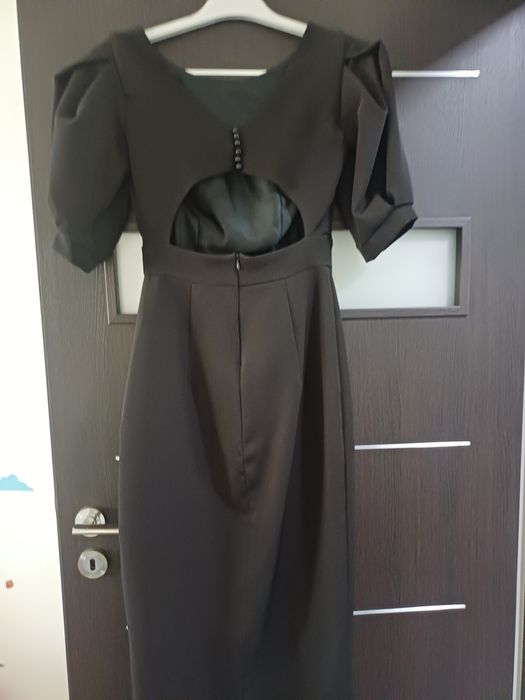 Rochie eleganta purtata cateva ore