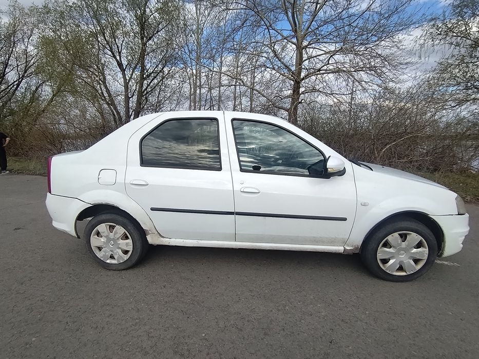 Продам Рено Логан 2013г