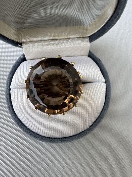 Inel din aur si cuart fumuriu