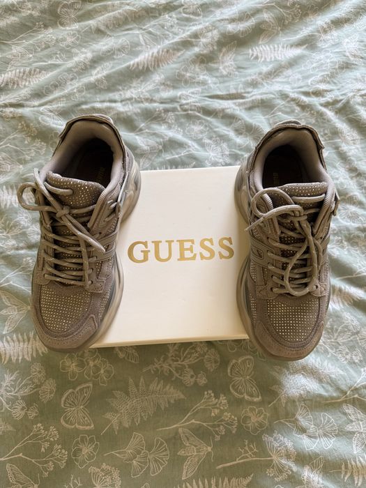 Обувки Guess Belluna