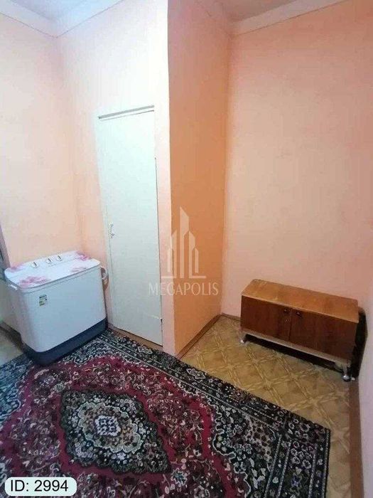 SOTILADI №2994 5-mikrorayon jomiy 13maktab tarafda 2xonalik uy sotuvda