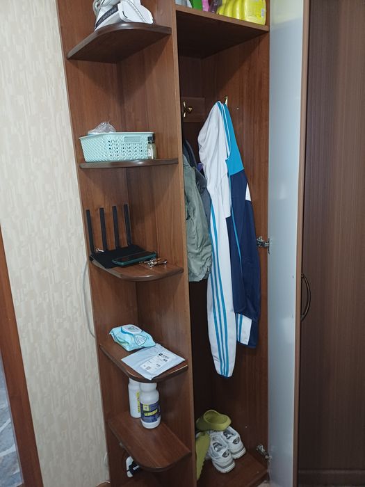 Продам  шкаф для фещей
