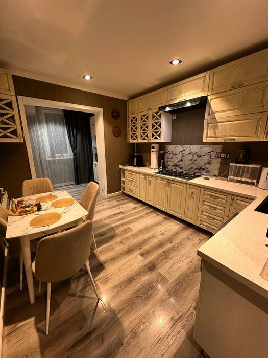 Срочно Продается чистая Евро  3 ком. Сергели 2, Метро Турон