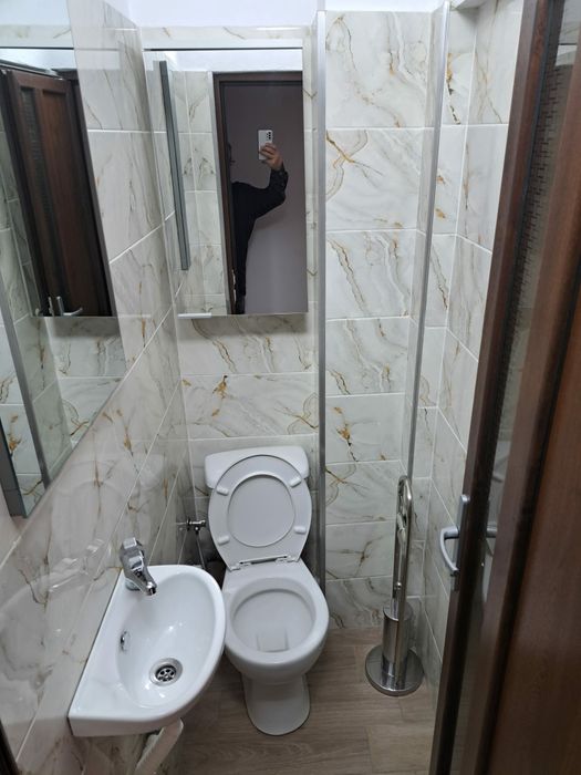 Proprietar  Închiriez apartament cu 4 camere ultra central 450€€