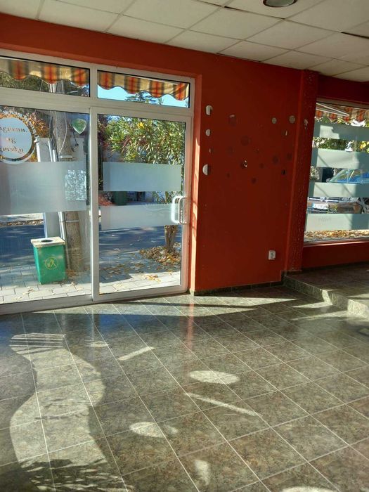 Помещение търговски обект под наем гр.Каблешково 102 кв.м