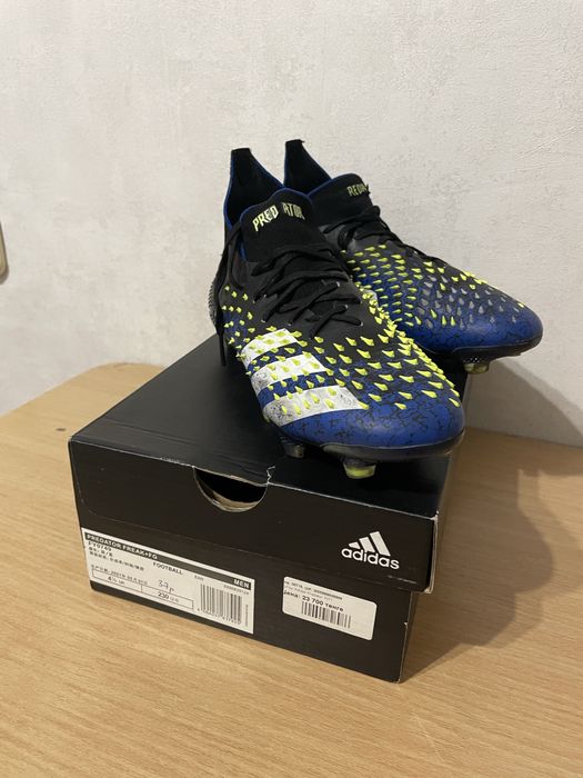 Футбольные бутсы Adidas Predator Freak+Fg