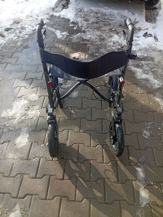 Cadru de mers pliabil,