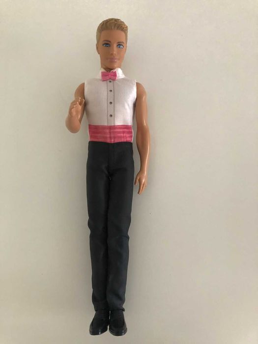 Кукла кен с костюм