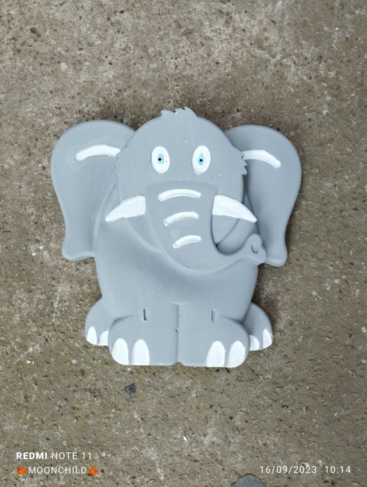 Продавам гипсови фигурки