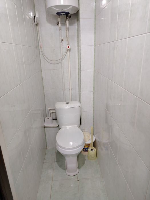 Сдаëтся 2х комнатная на втором этаже кирпичном доме