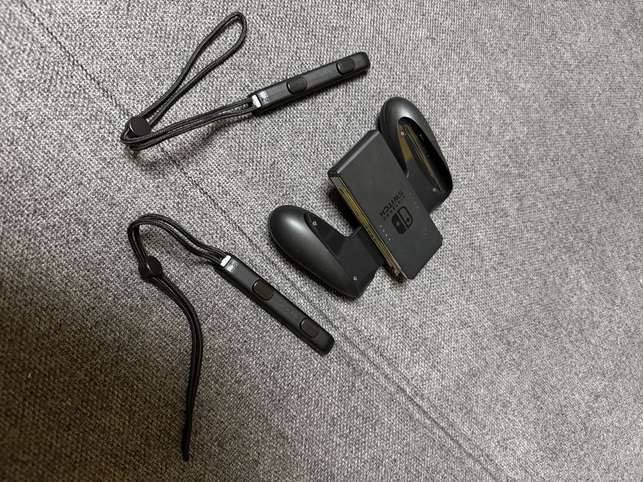 Nintendo Switch V2 (Bateria Mare) - Stare IMPECABILĂ + 4 JOCURI (Zelda, Mario, Animal Crossing, Prince of Persia)