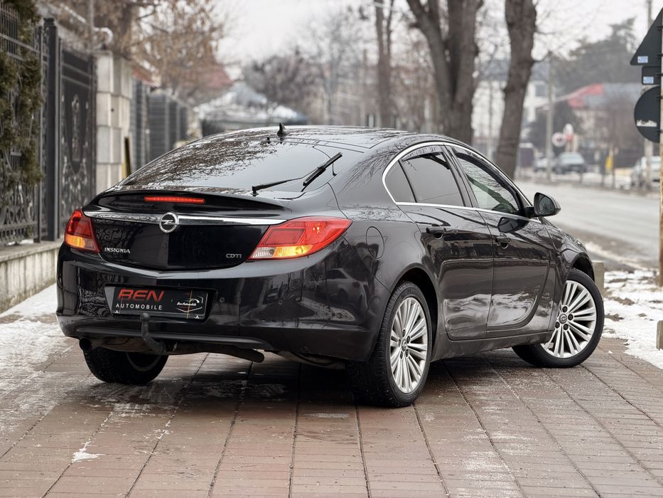 Opel Insignia 2.0-130CP Berlina
